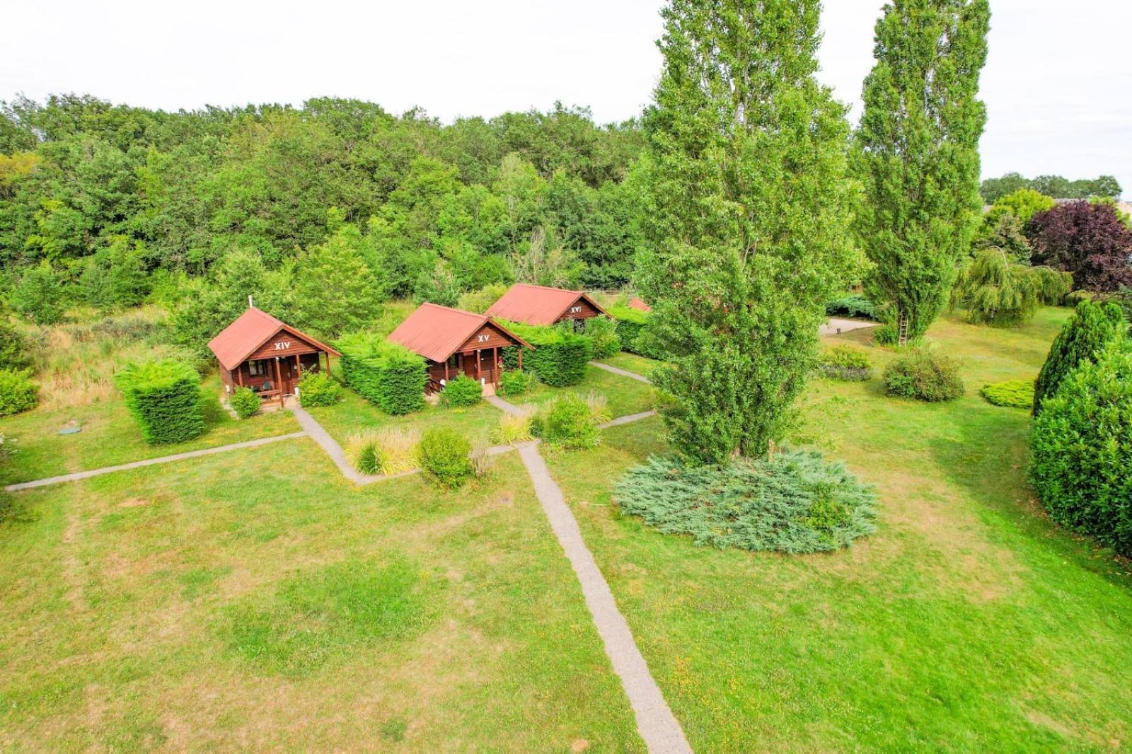 Les Cabanes Parisiennes - Chalets 1H30 From Paris - 62P Sainte-Geneviève-des-Bois Dış mekan fotoğraf